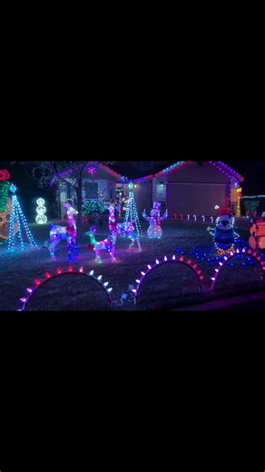 @Lowe’s the lights are orchestra of lights from Lowe's - check out my 🌲 in bio #lowespartner #christmas #christmasdecor #orchestraoflights #christmaslights