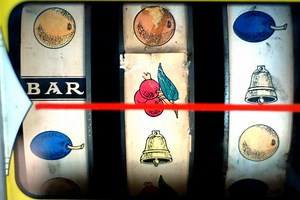 Antique Slot Machine Values: What to Know Before You Buy | LoveToKnow