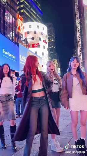 Now LE SSERAFIM in New York🗽 #LE_SSERAFIM #르세라핌 #Perfect_Night