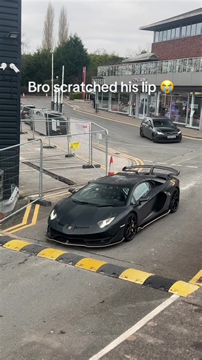 Lamborghini SVJ: A Close-Up Look at V12 Performance