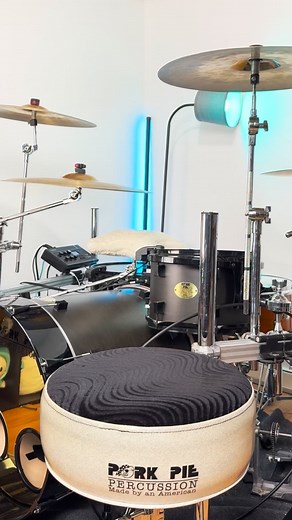 11 reactions | New popcorn snare ☆ ☆ Pork Pie Snare 10x6 Champagne Sparkle ☆ ☆ ☆ #drum #drums #drummer #snare #snaredrums #porkpiepercussion | Mario Lázaro | Facebook