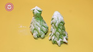 2.1K views | How to make a Fondant Christmas Tree https://youtu.be/cylVOvYiym8 // | Cake decorating tutorials | Facebook