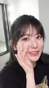 267 reactions · 15 shares | [Video] [200601] Our visual queen goddess...