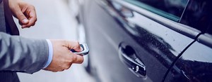 Aston Martin Key Fob Tips︱How to Start Car, Dead Battery Replacement