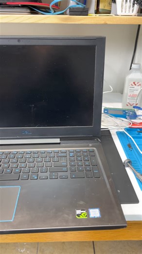 101K views · 4K reactions | This Dell G7 #gaming #laptop came into my #computer repair shop because the screen was broken during some intense gaming. Props to Dell because the LCD #technology on these #PC ‘s are very easy to replace. These gaming laptops pack some powerful #tech and are expensive, it’s great to have it repairable as well. | Salem Techsperts | Facebook