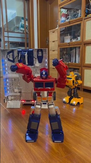 Optimus Prime & Bumblebee Auto-Transform! (Raw Sound ASMR)