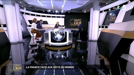 La Russie étend sa zone d'influence jusqu'au Sahel par le biais des milices du commando Wagner. Ils sont arrivés au Mali et Paris en avait fait une ligne rouge conditionnant le maintien de ses troupes dans la zone... #CdanslairPrésidentielle (Re)voir l'intégralité de l'émission 👉 https://bit.ly/cdanslairpresidentielle23012022 | C dans l'air