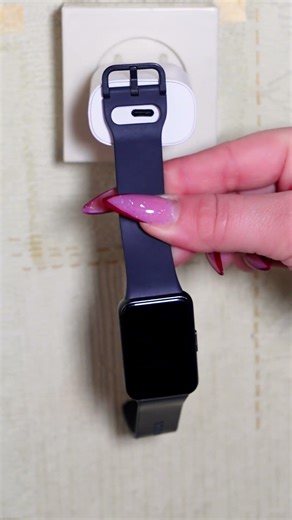 Proper Smartwatch Charging Position #short #tip #lifehack #idea