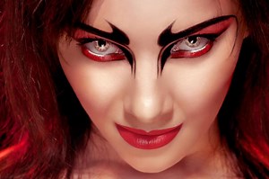 How to Do Devil Eye Makeup: Be Dark But Devastating | LoveToKnow