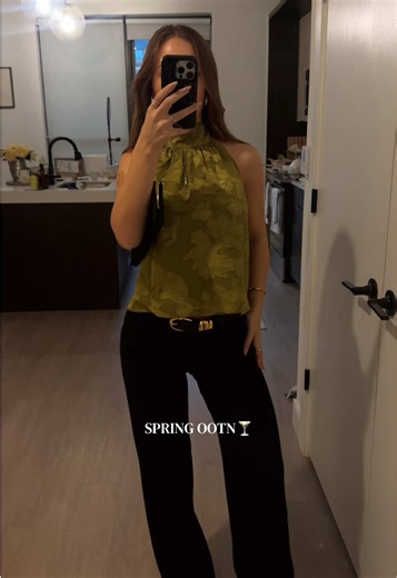 Stylish Green Top for Spring Outfits