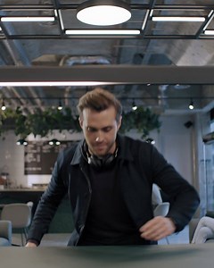 2.6K views · 55 reactions | When you have the right tools, anywhere is an office. If you’re always on the go, Jabra Evolve2 65 is engineered with you in mind. From its flexible and comfortable design, to the incredible noise isolation and call performance, this headset has all the features you need to work from wherever you are. www.Jabra.com/Evolve2-65 | Jabra | Facebook