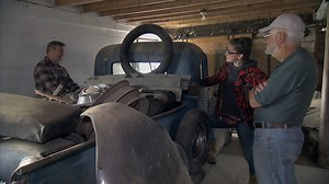 The Pickers stumble upon an all original 1939 Ford Pickup Truck that they cannot resist while visiting Gary’s extensive vintage car collection. | American Pickers on The History Channel