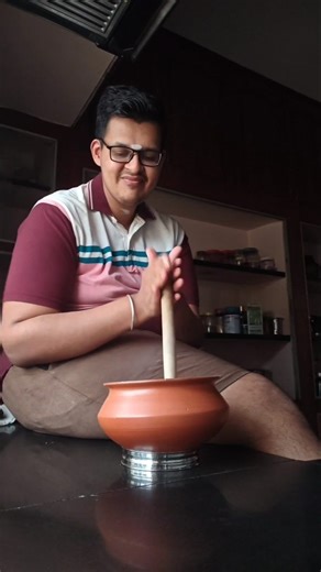 Vignesh Raman on Instagram: "Mini Vlog series. Vignesh showcases the process of Butter to ghee making in the traditional way with Country delight Creamy cow milk in his mini Vlog Series.. have been using this milk and I loved it and it tastes like my Village milk. Just download the country delight app and select your location and place the order, you will receive it the next morning by 7AM. There are also vip subscriptions which could be enabled for more purchases. Happy shopping 🛍️ 🛍️. . . .