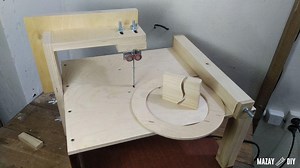 How to make a Jigsaw Table — Free DIY plans   3D model