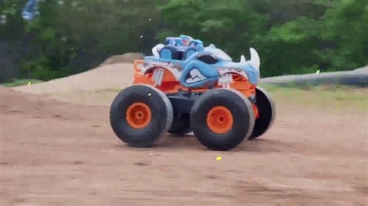 Hot Wheels Monster Trucks Rhinomite RC TV Spot, 'Explosive Power'