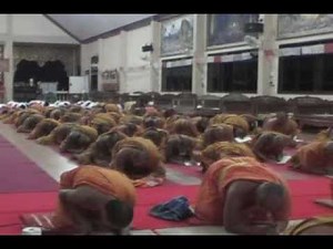 100 Thai monks chanting.