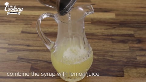 How to Make Homemade Lemonade | Perfect for Hot Days