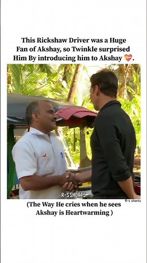 She gives him a moment to cherishes forever 💝🎀 ... #akshaykumar #twinklekhanna #rickshaw #shorts #yt
