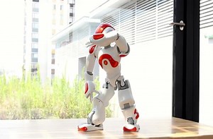 "The Evolution of Dance" by NAO Robot.