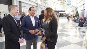 31K views · 1.1K reactions | Yesterday following the announcement that our CEO, Oscar Munoz, will transition to the role of Executive Chairman of our Board of Directors in May 2020 and Scott Kirby, President, will become CEO, Oscar and Scott visited with employees and customers at our Chicago hub. | United | Facebook