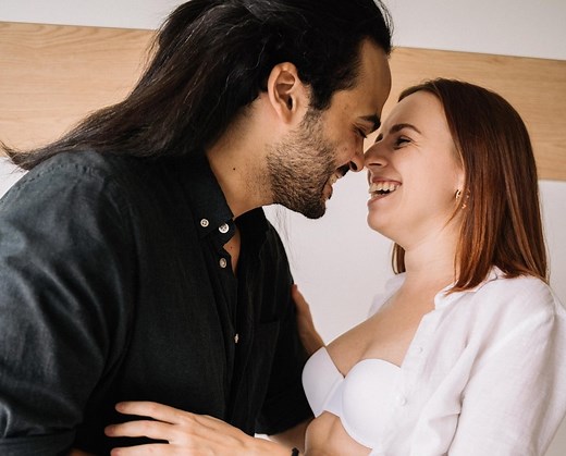 How To Hook Up With Older Women: 9 Tips To Get Laid - World Hookup Guides