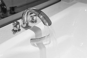 Bathtub Faucet Still Leaks After Replacing Stems: (Fixed!)