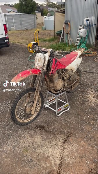 Bit of fun in the mud on the 150 @Max oakley @coops @Archie135 @Beau Grieves @lincolnsacco.586 @Cooper leask @DEWY7️⃣6️⃣ @Jimmy baker @tyson.o69 @sebbartlett @will.b250 @ned_166