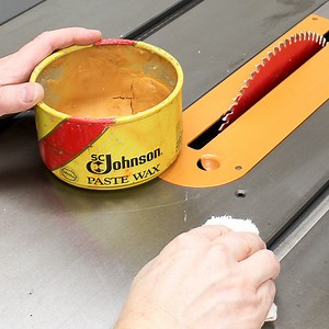 How to Wax Your Table Saw (  What Wax to Use) | Saws on Skates®