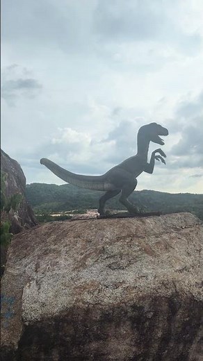 Velociraptor: The Ultimate Predator! 🦖👑