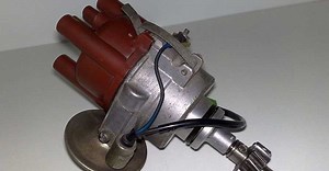 How an Ignition Distributor Works in Your Car