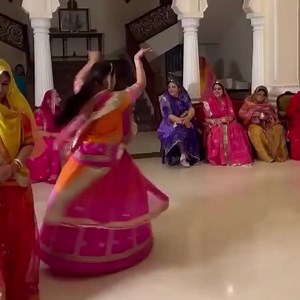 #royal #rajput #baisaraj 👰 #beautiful #song #🎶✌️😍 #beautiful #ghoomar #dance #baisaraj 👰 @harshita_bhati_25 | Royal Rajput Baisaraj