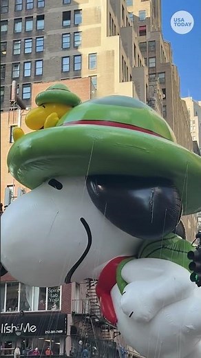 2025 Macy's Thanksgiving Parade marches on with Snoopy, Bluey and more
