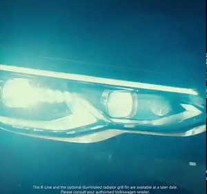 8年ぶりのフルモデルチェンジとなる、待望の新型ゴルフいよいよ登場！ 新型ゴルフには、新装備の“IQ.LIGHT”が備わっています。 “IQ.LIGHT”は、夜間視認性が大幅に向上したLEDマトリックスヘッドライトです。フロントカメラで対向車や先行車を検知し、搭載された小型LED(片側22個)を個別に点灯・消灯の制御。安全性を格段に向上させました。 ▼新型ゴルフの詳細はこちら https://sp.volkswagen.co.jp/the-new-golf/ ※動画内の車両は欧州仕様車です。一部日本の仕様車と異なります。 機能・装備はグレードにより異なります。 #IQlight #LEDマトリックスヘッドライト #LedMatrixLight #デイタイムランニングライト #フロントヘッドライト #LED配光制御 #視認性向上 #TheNewGolf #mk8 #Hatchback #ハッチバック #LimeYellowMetallic #HarmanKardon #etsi #マイルドハイブリッド #48vハイブリッド ​#Rline #vwgolflife #vwgolf #volk