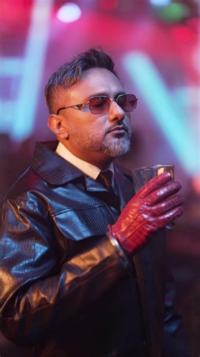 Honey_singh_google on Instagram: "🎤✨ Yo yo Honey Singh just dropped his latest reel, and it’s an absolute VIBE! 🔥🎶 From those killer beats to his iconic swag, he’s bringing the heat back in a big way! 💥💃 If you haven’t seen it yet, trust me—you’re missing out! 😍 Check out his killer moves and let’s talk about that catchy hook! What’s your favorite part? Let’s get the party started! 🎉🎊 👉 Swipe left to see the best moments and don’t forget to tag your crew to get them hyped! 🙌💖 ☆ Follow