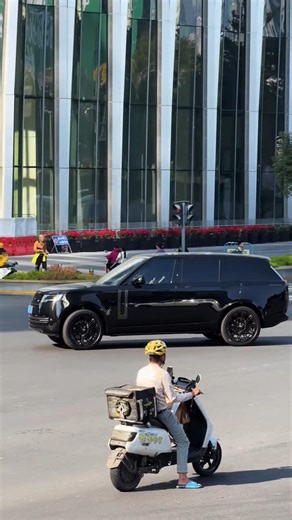 Young and spirited, the Range Rover! The new Black Warrior #RangeRover #Landrover