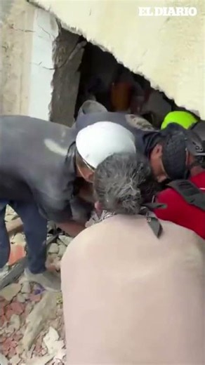 "Muchas gracias": mujer agradece ser rescatada por socorristas de EE.UU. / El Diario