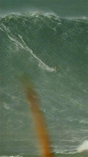 Justine Dupont – 13 December, Nazaré | WSL Big Wave Surfing.