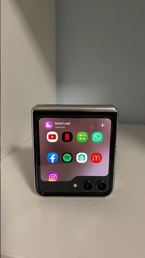 Galaxy Z Flip 5 - How To Use Any App On The Cover Screen!