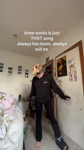 Veronica 🍸 (@.kneesocksks)’s videos with knee socks - chloe ✧