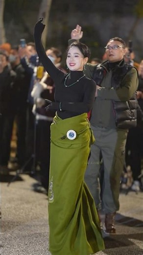 So many Tibetan dance beauties, which one do you love?