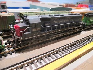 ESU lokSound decoder install on N Scale SD45