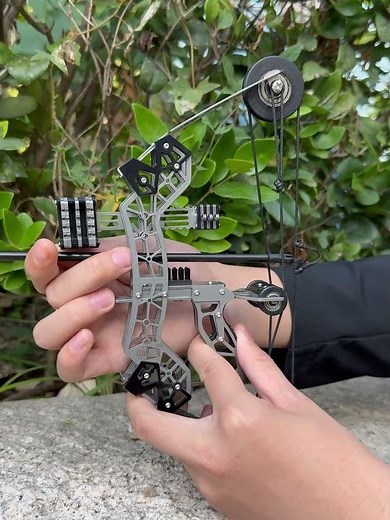 This Mini Compound Bow Shocks Everyone – 50m Range TESTED! #archary
