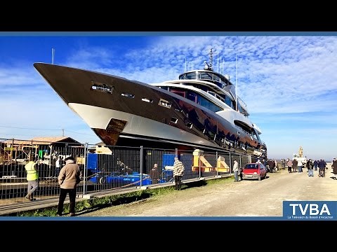 Le yacht de 44 mètres de Couach mis à l’eau !