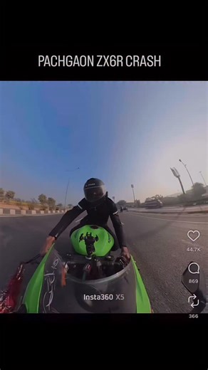 Captain Escape on Instagram: "Have you ever been in this situation? THIS IS HOW YOU CAN SAVE YOURSELF from getting into a Motorcycle Crash with a Tank slapper or a death wobble at high speeds. Save and share this reel for safety. Happy Riding."