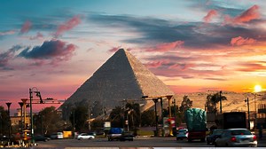 What is the average salary in Egypt for 2025?