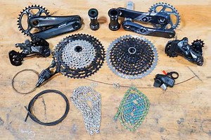 SRAM X01 Eagle AXS vs Shimano XTR M9100 | BikeRadar