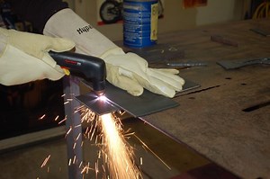 How to Use a Plasma Cutter: Steps & Advice
