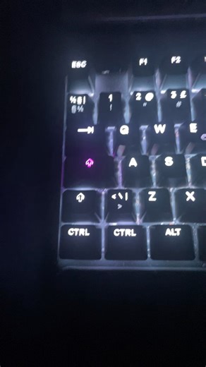 (Apex PRO) caps lock key is set to white but is pink please help