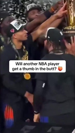 Josh Hart stuck his thumb in Jalen Brunson, will it happen again? 😭 Predict on sh*t you won't find anywhere else only on Stadium Live📲 #nba #basketball #nbabasketball #knicks #newyorkknicks