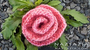 How to Knit an Easy Rolled Rose